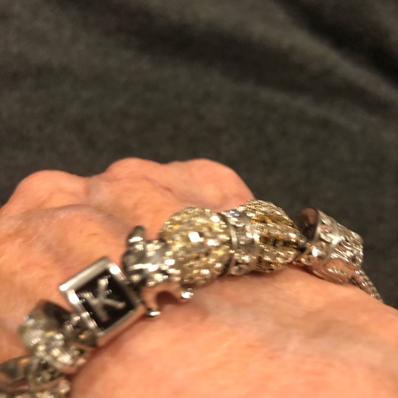 LADIES SLIDE CHARM BRACELET. LOTS OF CHARMS - Picture 6 of 8